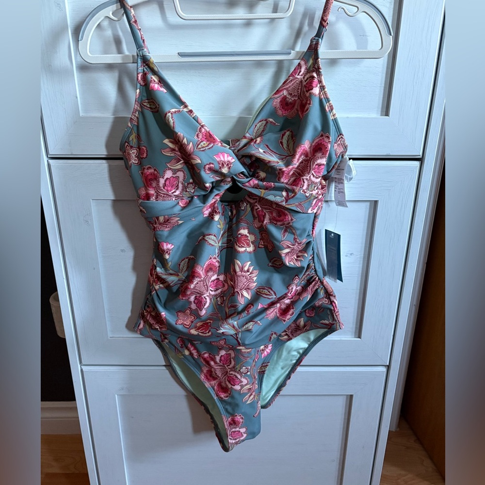 NWT never worn bathing suit
